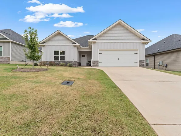 106 Garrett Ln, Bonaire, GA 31005