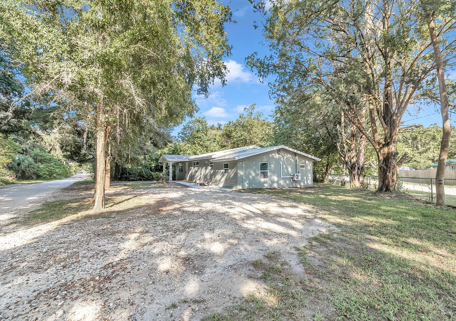 Charming 4-Bedroom, 2-Bathroom Home for Rent in Belleview, FL Newly Renovated! — Photo 4