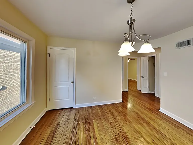2831 N Austin Ave — Photo 18