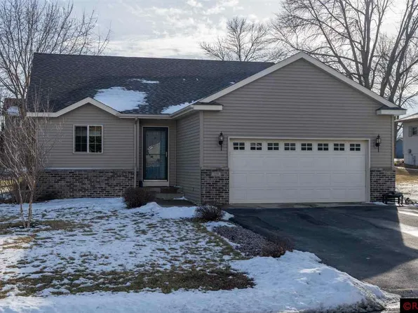 119 Connie Ln, Eagle Lake, MN 56024