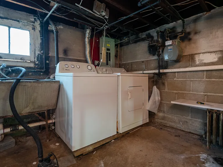 931 N Edgewood St — Photo 26