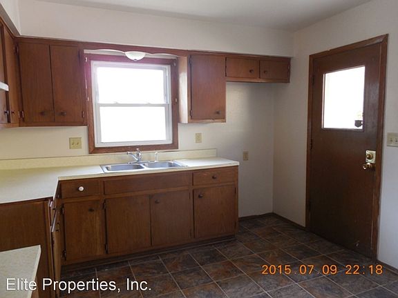 3rd image of 10421 W Donna Dr