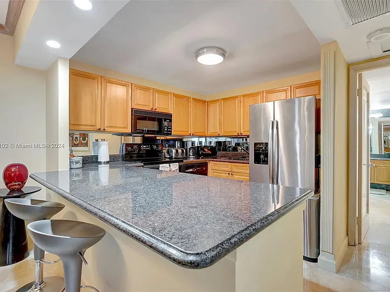 2301 Collins Ave #1206 — Photo 9