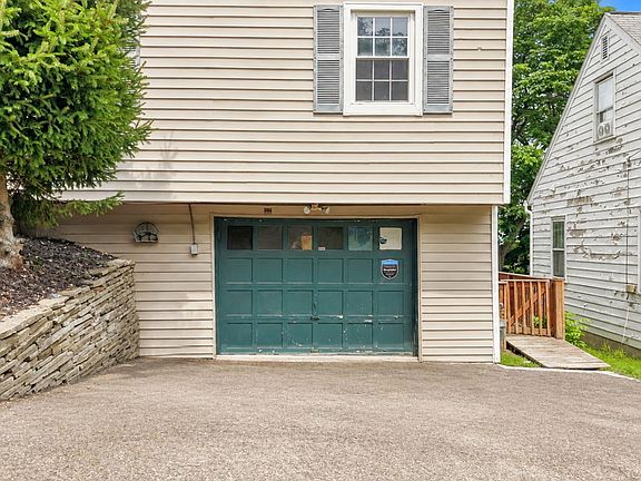 2nd image of 22 Sheldon St