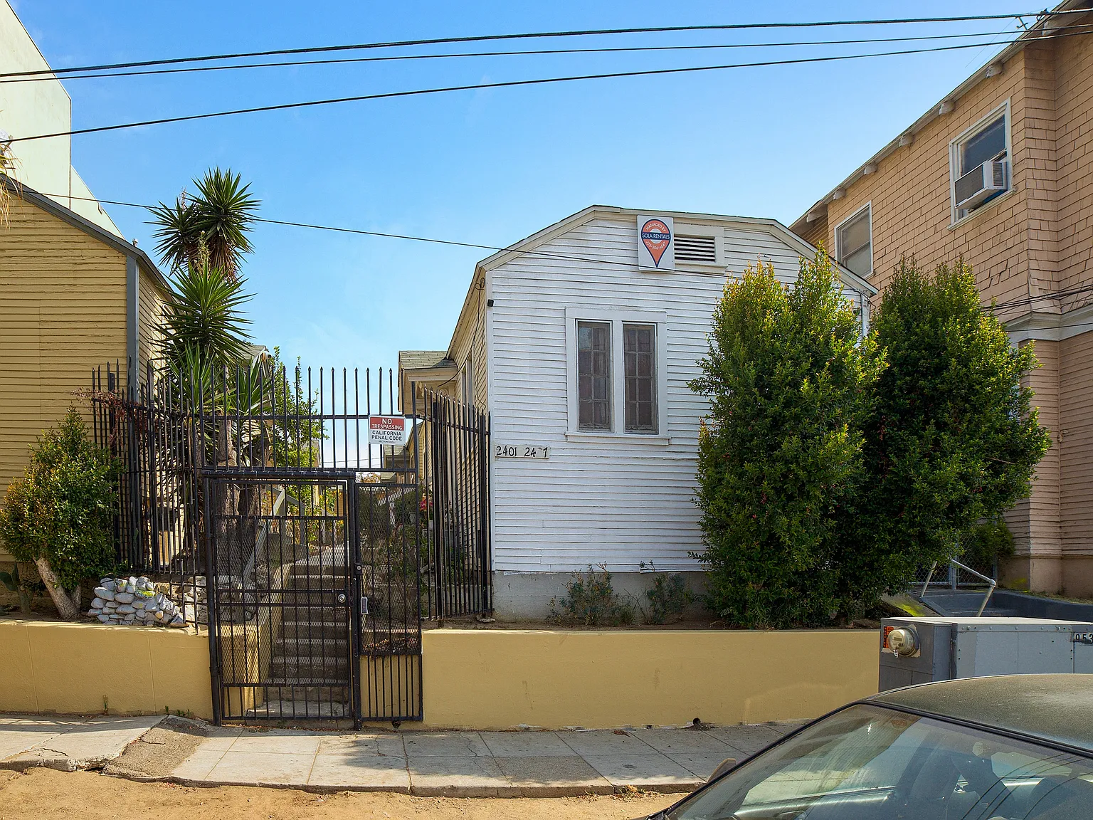 2401 W 10th St — Photo 2