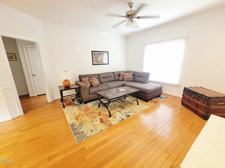 207 Danforth Dr — Photo 2