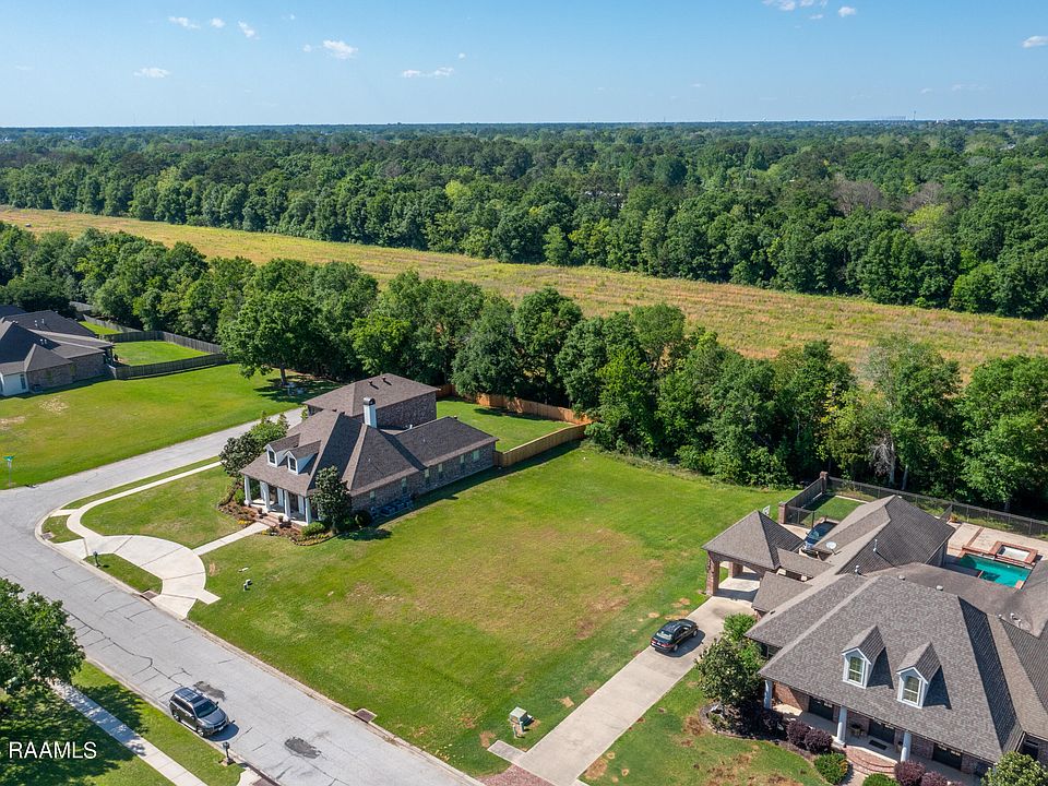 1st image of 203 Grandview Terrace Dr
