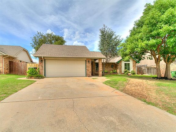2nd image of 325 E Grand Teton Ct