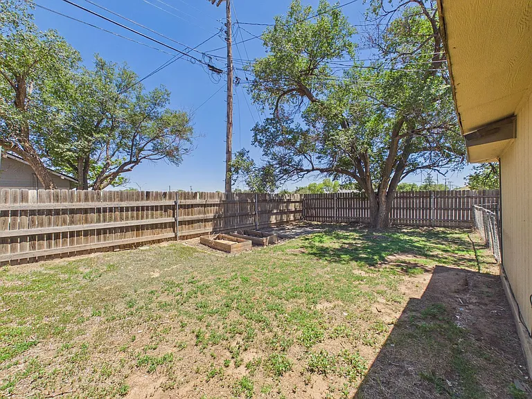 313 SW 35th Ave #A — Photo 3