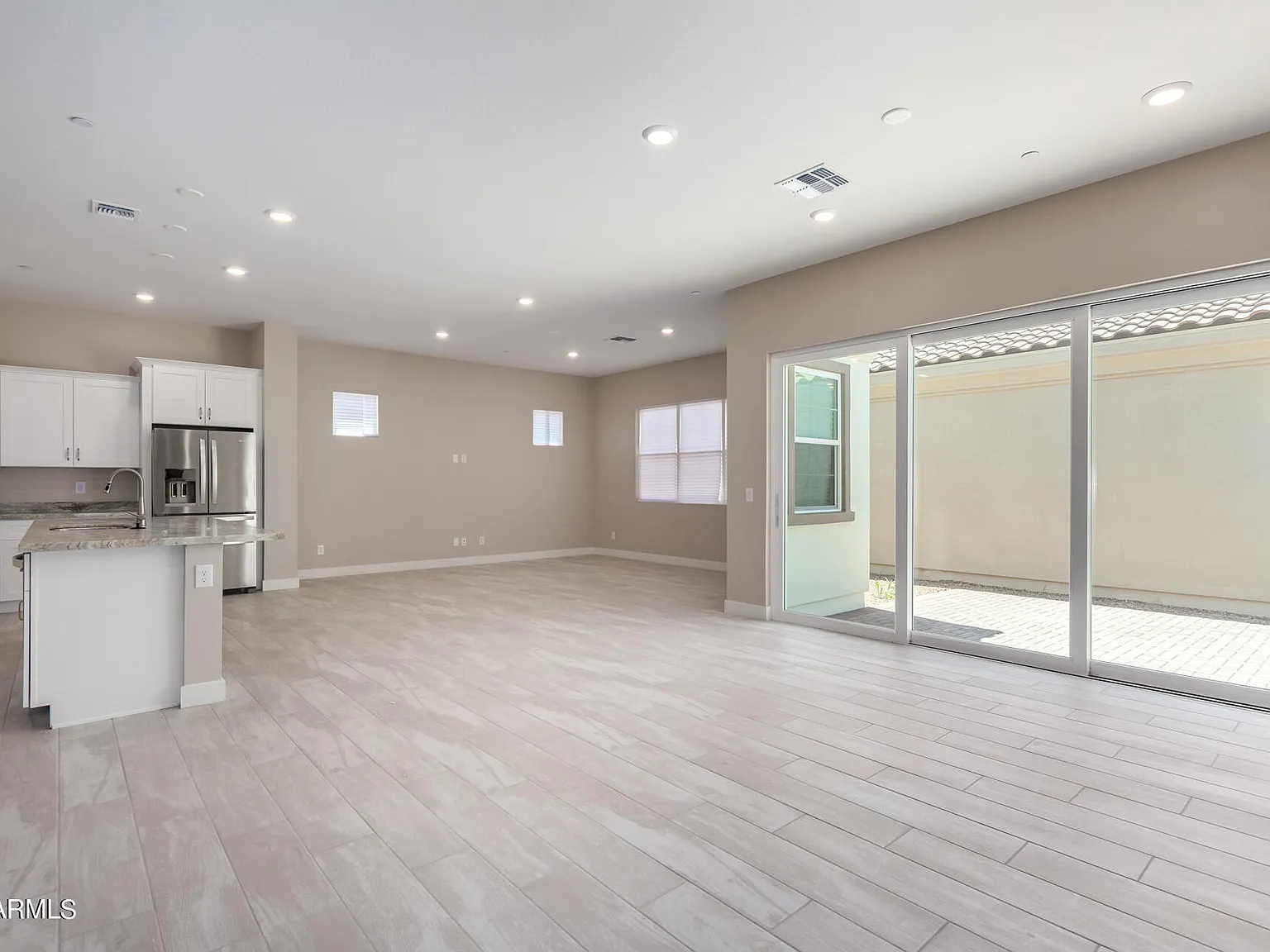 3 bed, 2.5 bath, 2272 sqft, $2,950 — Photo 3