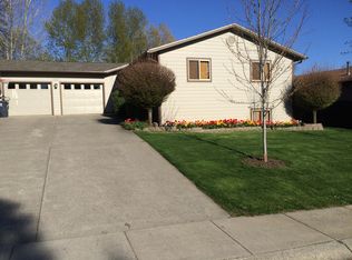 1930 Pinto Dr, Moscow, ID 83843