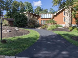 2253 E Deerfield Dr, Media, PA 19063