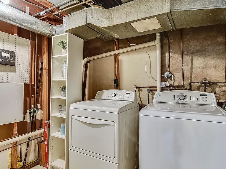 28 W Caton Ave — Photo 11