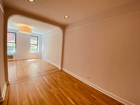 Rented by Metropolis Real Estate of Manhattan | media 3