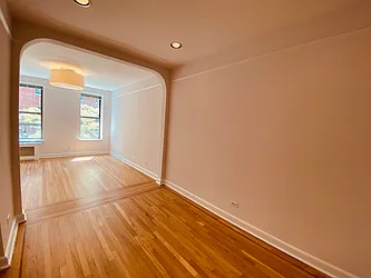 Rented by Metropolis Real Estate of Manhattan