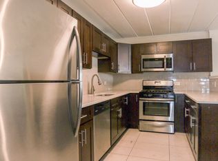 6010 N Winthrop Ave #412, Chicago, IL 60660