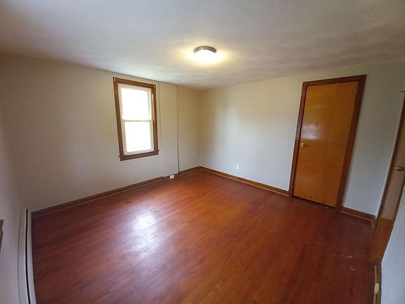 5th image of 1227 Border Ave