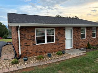 205 Crest Dr UNIT A, Mount Carmel, TN 37645