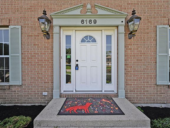 4th image of 6169 Hillsdale Ln