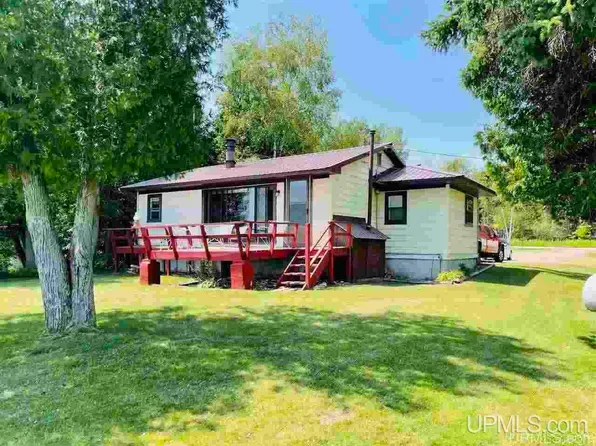 950 N, Garden, MI 49835