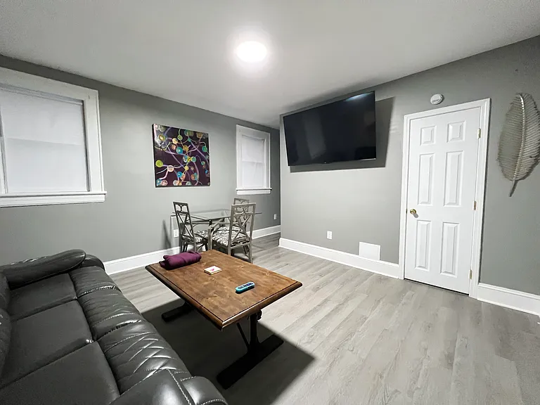 817 Ferdinand Ave SW #3 — Photo 1