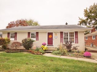 4886 Jackson St, Trenton, MI 48183