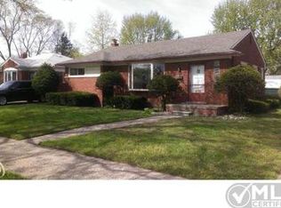 21761 Parklawn St, Oak Park, MI 48237