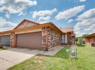 520 Peppertree Ln, Midwest City, OK 73110