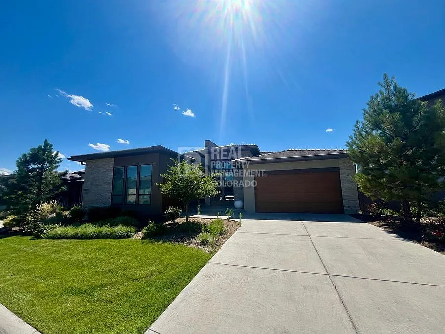 Luxury Living at Its Finest in Castle Pines — Photo 1