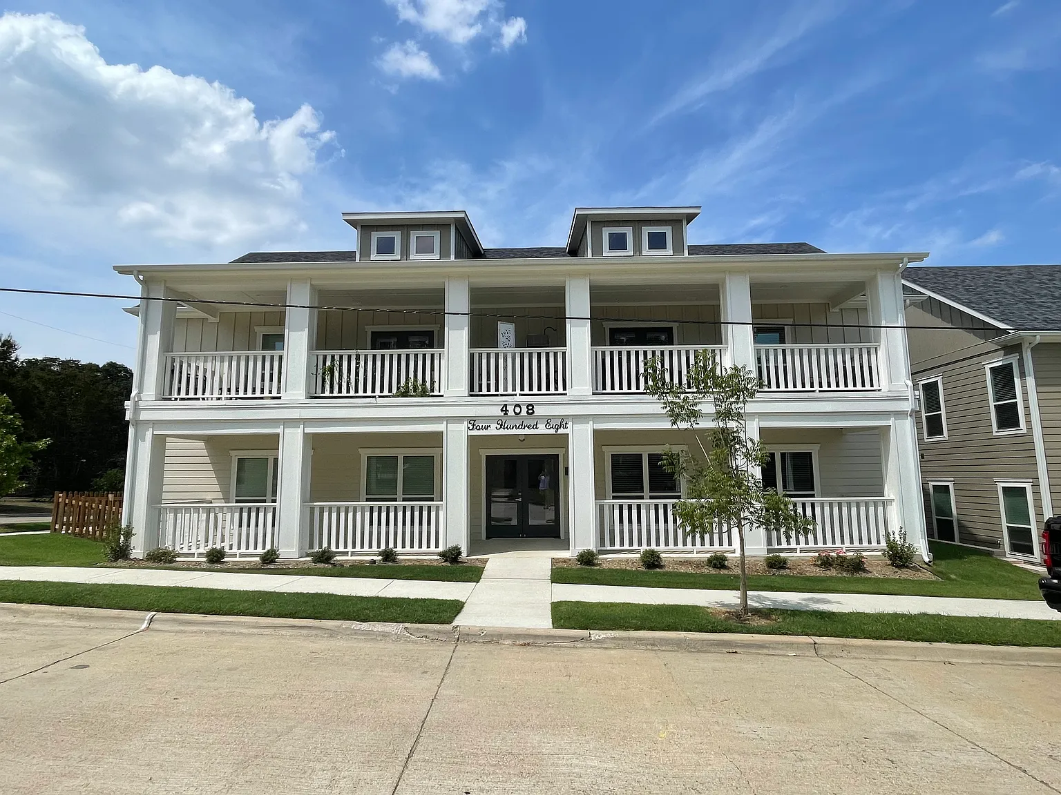 2 bed, 1167 sqft, $2,100 — Photo 1
