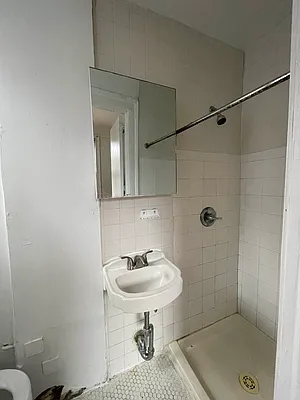 Rented by TORNADO REALTY LLC | media 21