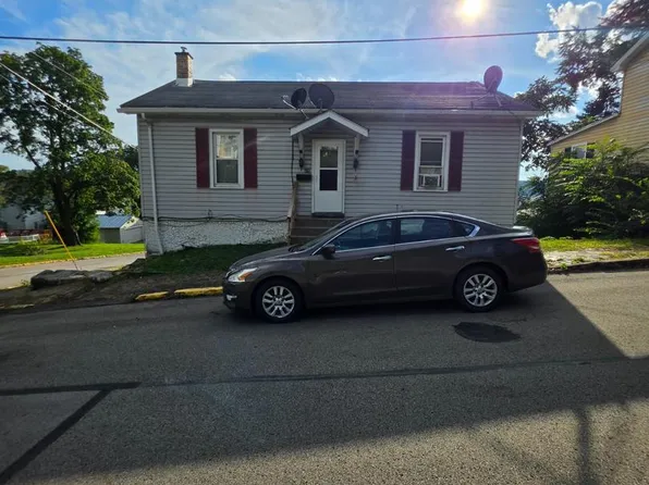 670 5th Ave, Freedom, PA 15042