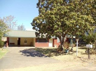 2126 Upper Dr, Pearl, MS 39208