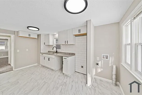 2713 Elmwood Ave — Photo 11