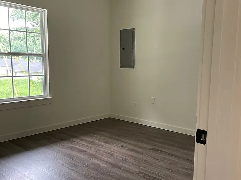 503 Lafayette St — Photo 5