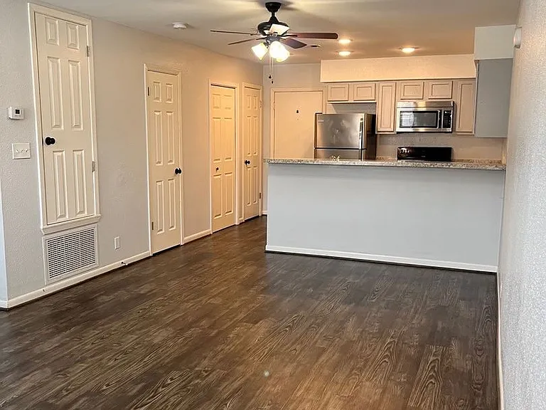 2112 E Airline Rd — Photo 3