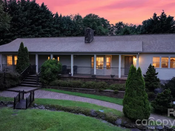 1117 Cedar Creek Dr, Morganton, NC 28655