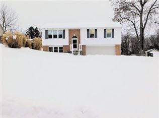 2872 Shadylane Dr, New Castle, PA 16105