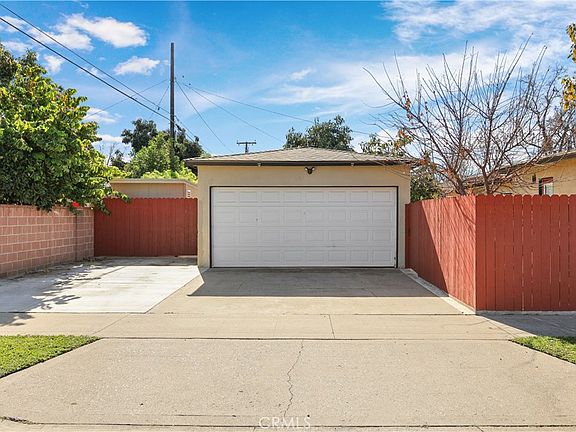 3rd image of 405 S Devon Rd