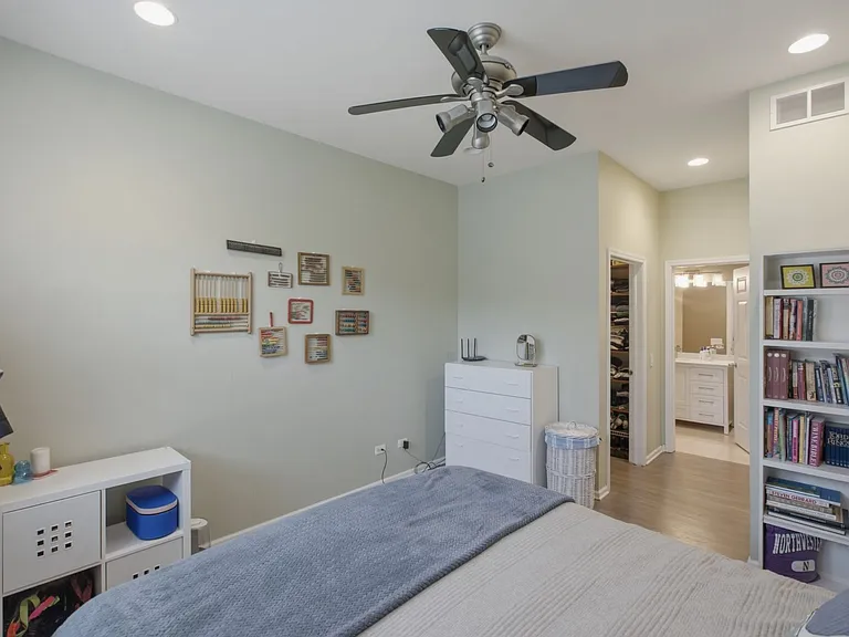 623 W Barry Ave #1 — Photo 13