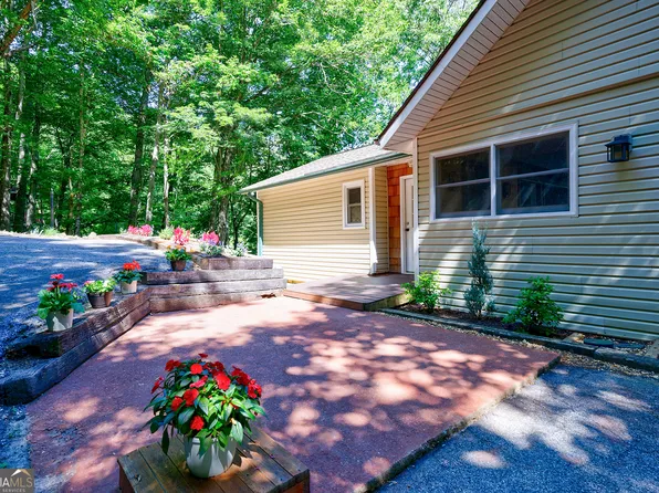 522 Saddleback Cir, Dillard, GA 30537