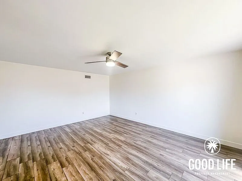 3 bed, 2.0 bath, 2204 sqft, $4,700 — Photo 3