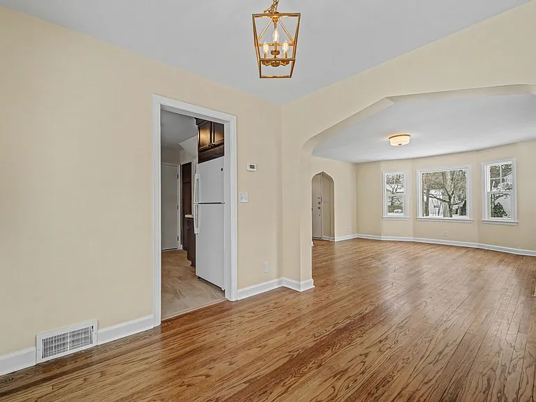 303 Wesley St — Photo 12