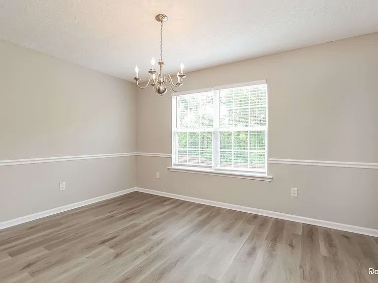 1424 Priestshore Bay — Photo 7