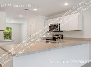 2102 SE Holland St, Port Saint Lucie, FL 34952