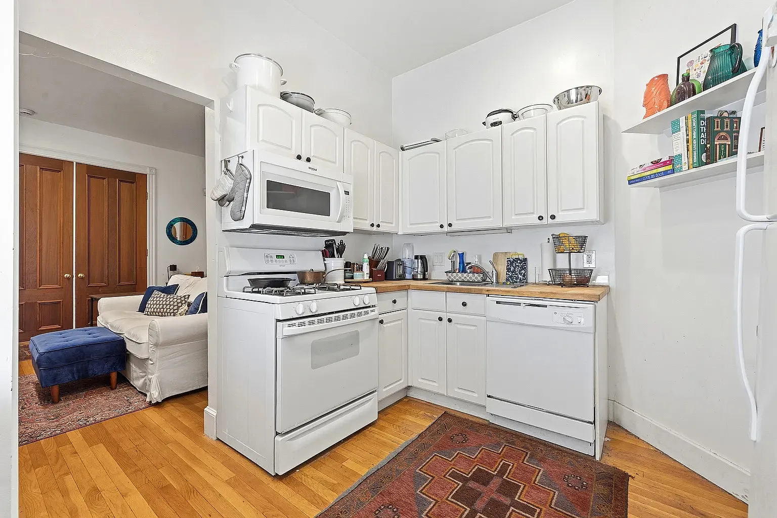 2 bed, 750 sqft, $3,800 — Photo 4
