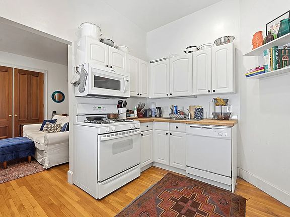 4th image of 45 Rutland St #2A