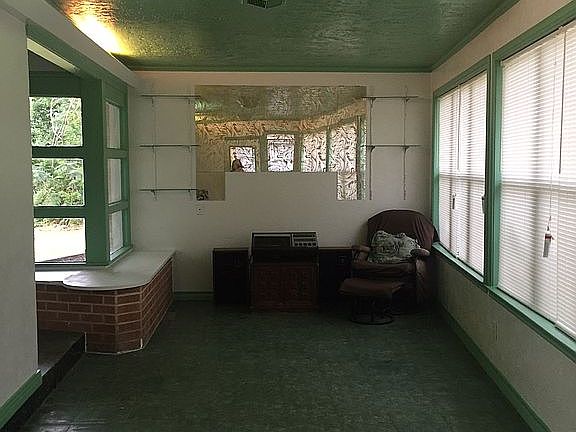 5th image of 5411 N State Line Ave