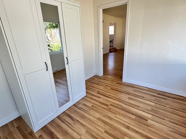 8834 Stansbury Ave — Photo 6