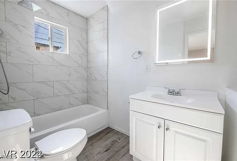 2201 Fairfield Ave #13 — Photo 3